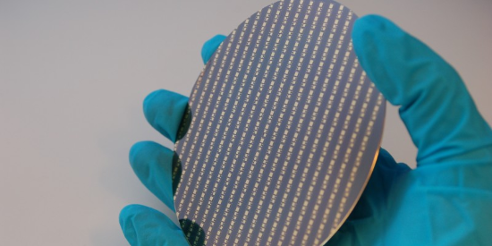 半導(dǎo)體芯片切割潤(rùn)滑的關(guān)鍵是晶圓劃片液