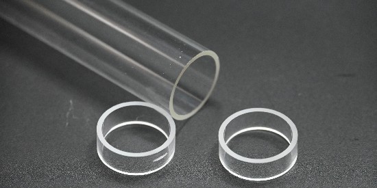 選擇水基的高硼硅玻璃清洗劑去粉塵白點(diǎn)效果更好